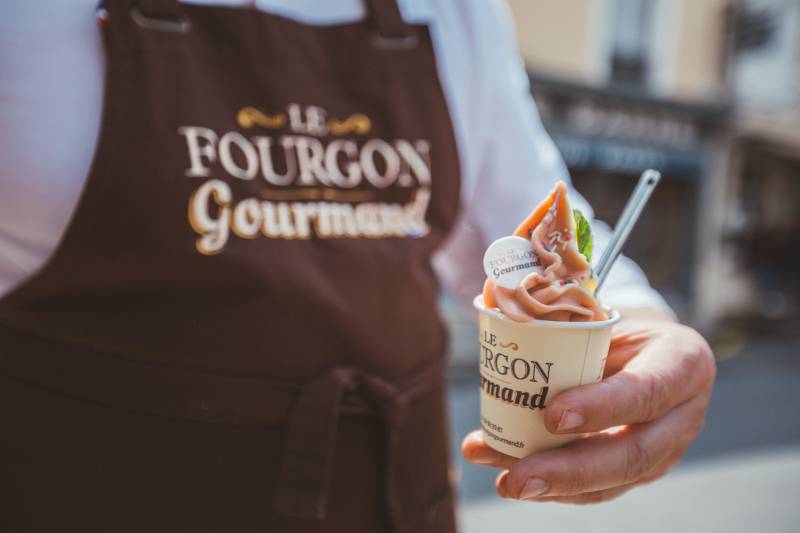 Food truck de glace à l'italienne Fraise à Versailles 78